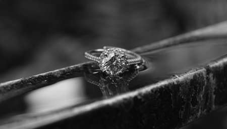accessories A white gold ring set with diamonds