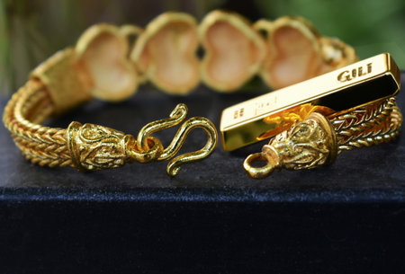 Production of jewelry from gold barsの写真素材
