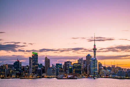2018, JAN 3 - Auckland, New Zealand, Beautiful landcape of the building in Auckland city at dawn. View from Cyril Bassett VC Lookout.のeditorial素材