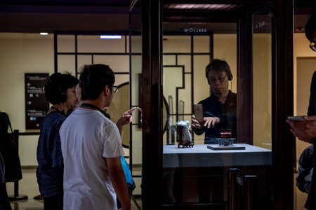 TAIWAN, TAIPEI - 8th Oct 2019 - Gu Gong National Palace Museum, People are taking photo of the Jadeite Cabbageのeditorial素材