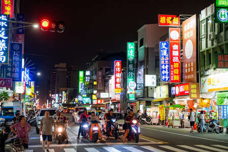 2019, October 8th, Taiwan, Taipei, Shilin Market - The scene with crowded people and vendors at the famous night market in the city.のeditorial素材