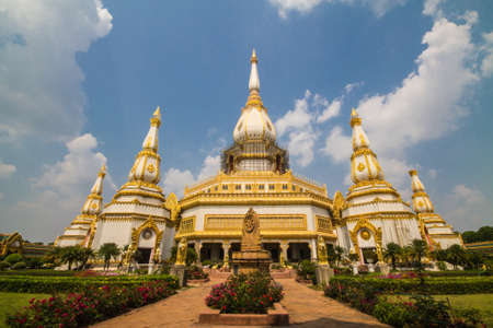 Wat Chaimongkol Thailand Roi Etのeditorial素材