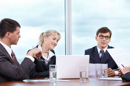Discussion of working moments in the office