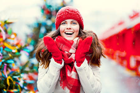 Happy girl in winterの写真素材
