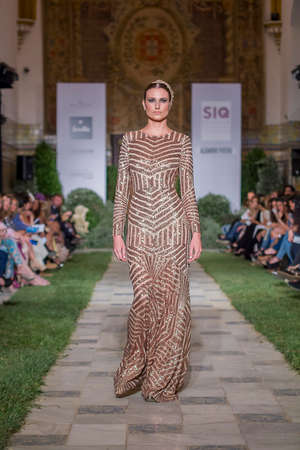 Sevilla, EspanÌa, 21 Mayo 2014, SIQ Hand Craft & Fashion, Desfile del disenÌador Alejandro Postigo en el SIQ HandCraft & Fashion en Sevilla celebrado en los Reales Alcazares de Sevilla, Seville, Spain, May 21, 2014, SIQ HandCraft & Fashion, Fashion Desiのeditorial素材