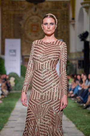 Sevilla, EspanÌa, 21 Mayo 2014, SIQ Hand Craft & Fashion, Desfile del disenÌador Alejandro Postigo en el SIQ HandCraft & Fashion en Sevilla celebrado en los Reales Alcazares de Sevilla, Seville, Spain, May 21, 2014, SIQ HandCraft & Fashion, Fashion Desiのeditorial素材