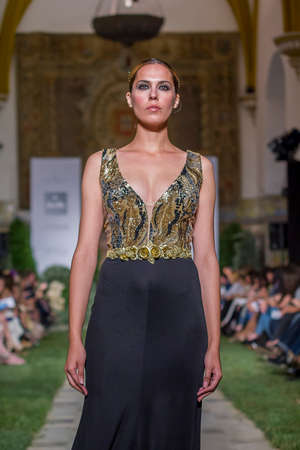 Sevilla, EspanÌa, 21 Mayo 2014, SIQ Hand Craft & Fashion, Desfile del disenÌador Alejandro Postigo en el SIQ HandCraft & Fashion en Sevilla celebrado en los Reales Alcazares de Sevilla, Seville, Spain, May 21, 2014, SIQ HandCraft & Fashion, Fashion Desiのeditorial素材