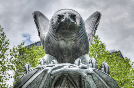 East Coast Memorial Park, New York. Bronze eagle sculpture by Albino Manca in Battery Park. The East Coast Memorial park honors missing WW II American servicemen.のeditorial素材
