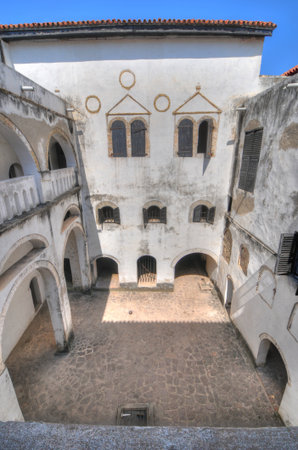 Courtyard in Elmina Castle (also called the Castle of St. George).  Located on the Atlantic coast of Ghana west of the capital, Accra. It is a UNESCO World Heritage Site.のeditorial素材