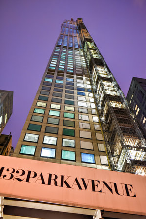 NEW YORK, NEW YORK - JANUARY 4, 2015: 432 Park Avenue, New York under construction. One of the tallest residential buildings in the world.のeditorial素材