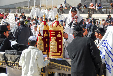 JERUSALEM - JANUARY 18, 2007: Bar Mitzvah ritual at the Wailing (Western) wall in Jerusalem, Israel.のeditorial素材