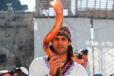 JERUSALEM - JANUARY 18, 2007: Bar Mitzvah ritual at the Wailing (Western) wall in Jerusalem, Israel.のeditorial素材