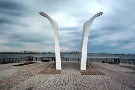 STATEN ISLAND - APRIL 5, 2015: Postcards Memorial in Staten Island, NY. The memorial honors the 274 residents of Staten Island who lost their lives in the World Trade Center attacks.のeditorial素材