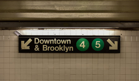 Brooklyn Bridge City Hall Subway Station in Manhattan. Downtown  Brooklyn 4 and 5 trains.のeditorial素材