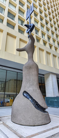 Chicago - September 6, 2015: Sculpture by Spanish artist Joan Miro. Tucked in an alcove in front of the Cook County Administration building made of steel, wire mesh, concrete, bronze and ceramic tile.のeditorial素材
