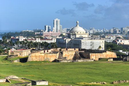Puerto Rico Capitol (Capitolio de Puerto Rico) and Castillo de San Cristobal, San Juan, Puerto Rico. Castillo de San Cristobal is designated as UNESCO World Heritage Site since 1983.のeditorial素材