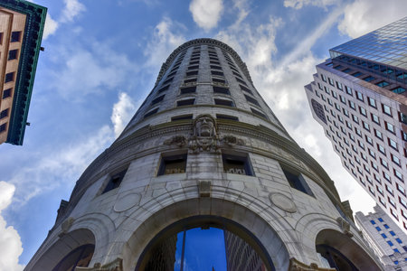 Upward view at the Turk's Head Building. It is a 16-story office high-rise in Providence, Rhode Island. Completed in 1913, the building is one of the oldest skyscrapers in Providence.のeditorial素材