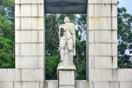 Prospect Terrace Park view of the Providence skyline and Roger Williams statue, Providence, Rhode Island, USAのeditorial素材