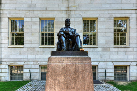 John Harvard statue in Harvard University in Cambridge, Massachusetts, USAのeditorial素材