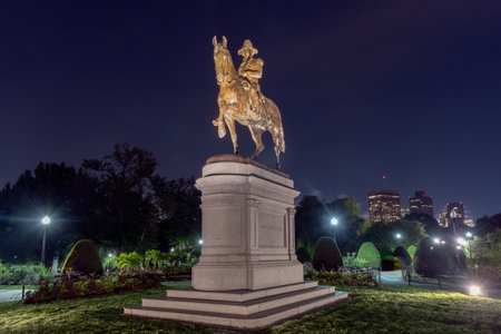 George Washington Equestrian Statue at night in the Public Garden in Boston, Massachusetts.の写真素材