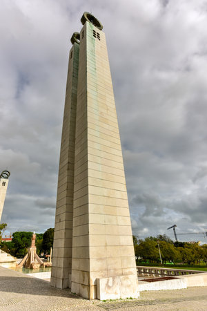 Eduardo VII Park named after Britain's Edward VII who visited city in 1903 to reaffirm the Anglo-Portuguese alliance. It is the largest park in central Lisbon, Portugal.のeditorial素材