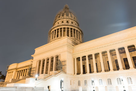 National Capital Building (El Capitolio) at dusk in Havana, Cuba.のeditorial素材