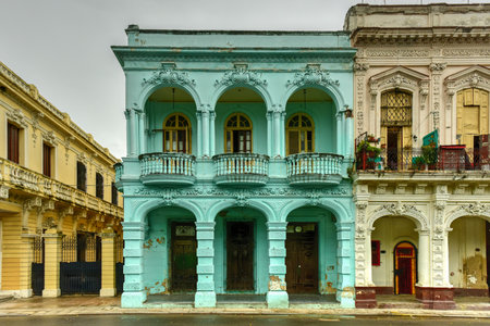 The wide boulevard Paseo del Prado (Paseo de Marti) in Havana, Cuba.のeditorial素材