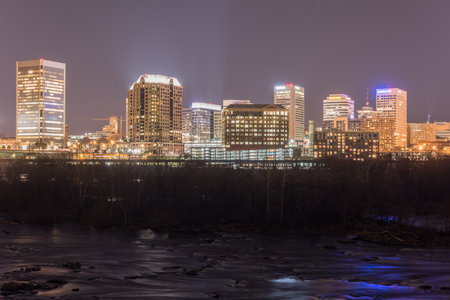 Richmond, Virginia - Feb 19, 2017: Panoramic skyline view of Richmond, Virginia at night.のeditorial素材