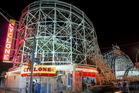 Cyclone Rollercoaster in Coney Island, Brooklyn, New York City.のeditorial素材