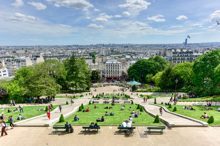 Paris, France - May 15, 2017: View of Paris from Basilica Sacre Coeur in Montmartre.のeditorial素材