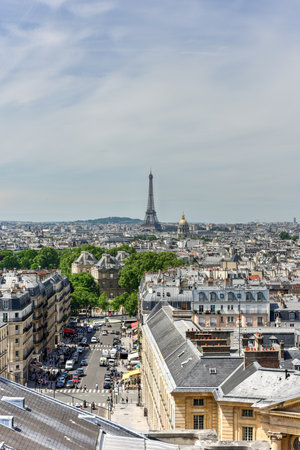 View of the Paris Skyline from the Pantheon.のeditorial素材