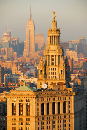 New York City - December 8, 2007: Aerial view of the Municipal Building in downtown Manhattan, New York Cityのeditorial素材