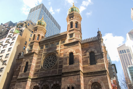 Central Synagogue inÂ Midtown Manhattan,Â New York City. It was built in 1870-72 and was designed byÂ Henry FernbachÂ in theÂ Moorish RevivalÂ style as a copy ofÂ Budapest'sÂ Dohany Street Synagogue.の写真素材