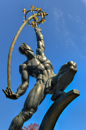 New York - Apr 21, 2018: Rocket Thrower massive bronze sculpture designed by Donald De Lue for the New York World's Fair of 1964-65 and currently in Flushing Meadows Corona Park, Queens, New York.のeditorial素材