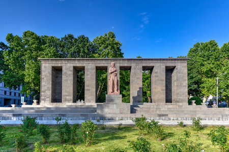Shahumyan Square in Yerevan, Armenia. Stepan Georgevich Shaumian was a Bolshevik revolutionary and politician active throughout theÂ Caucasus.のeditorial素材