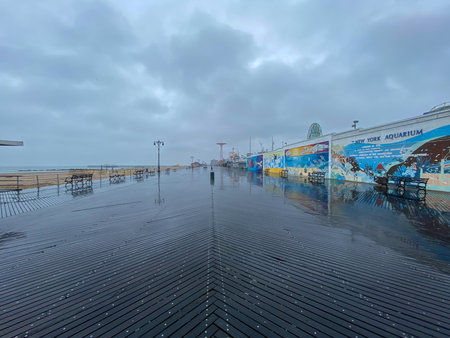 Brooklyn, New York - Apr 26, 2020: A deserted boardwalk along the southern coast of Brooklyn, New York.のeditorial素材