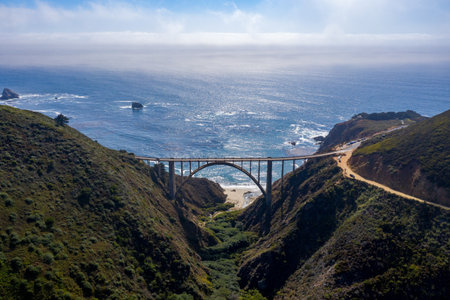 Bixby Bridge on the Pacific Coast Highway (highway 1) near Big Sur, California, USA.の写真素材