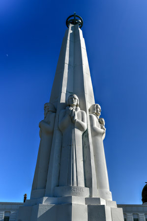 Los Angeles, California - July 26, 2020: Astronomers monument at Griffith Observatory in Griffith Park. The astronomers depicted are Galileo, Copernicus, Herschel, Hipparchus, Kepler, and Newton.のeditorial素材