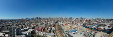 Brooklyn, New York - Apr 8, 2021: View of the Manhattan Skyline from the Gowanus neighborhood of Brooklyn, New York.のeditorial素材