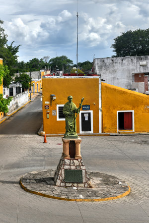 The yellow Convent of San Antonio of Padua in Izamal, Yucatan Peninsula, Mexico.のeditorial素材