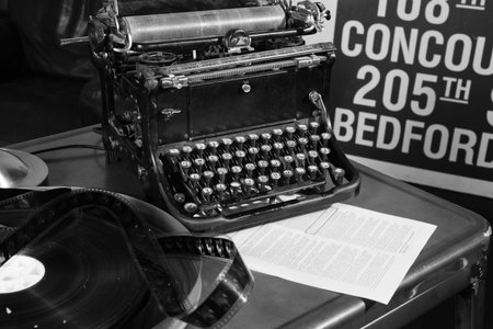 An old typewriter and a coil with a film.
の写真素材