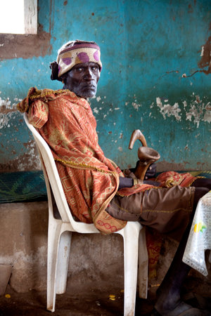 SOUTH OMO - ETHIOPIA - NOVEMBER 23, 2011: Portrait of the unidentified old man from Ethiopia, in November 23, 2011 in Omo Rift Valley, Ethiopia.のeditorial素材