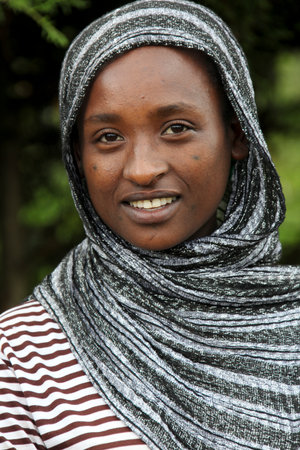 SOUTH OMO - ETHIOPIA - NOVEMBER 26, 2011: Portrait of the unidentified woman from Ethiopia, in November 26, 2011 in Omo Rift Valley, Ethiopia.のeditorial素材