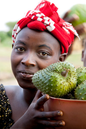 SOUTH OMO - ETHIOPIA - NOVEMBER 16, 2011: Portrait of the unidentified woman from Ethiopia, in November 16, 2011 in Omo Rift Valley, Ethiopia.のeditorial素材