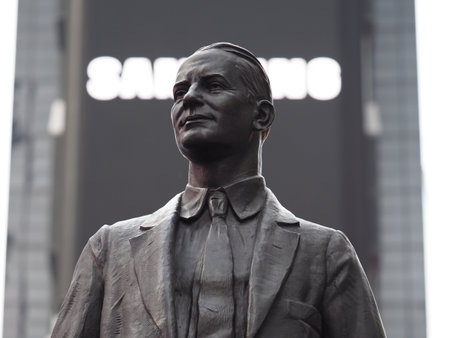 Image of the George M. Cohan statue in Times Square, New York.のeditorial素材