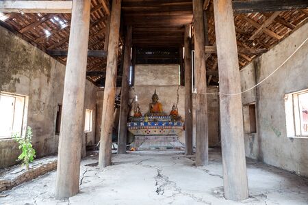 an crumbling Buddhist temple in northern Thailandの写真素材