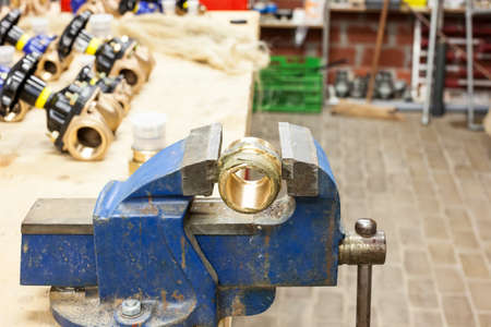 between the benchfix with coupling for water with hemp