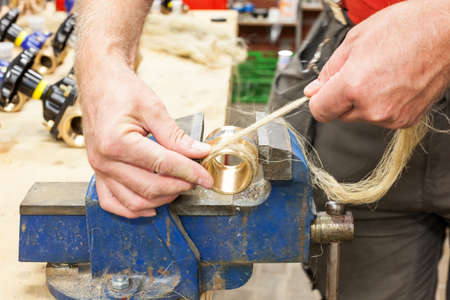 between the benchfix with coupling for water with hemp
