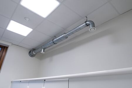 On the work floor there is a shower room for the staff and in the room there is ventilation