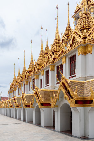 Perspective Temple in Bangkok on a sunny dayの写真素材